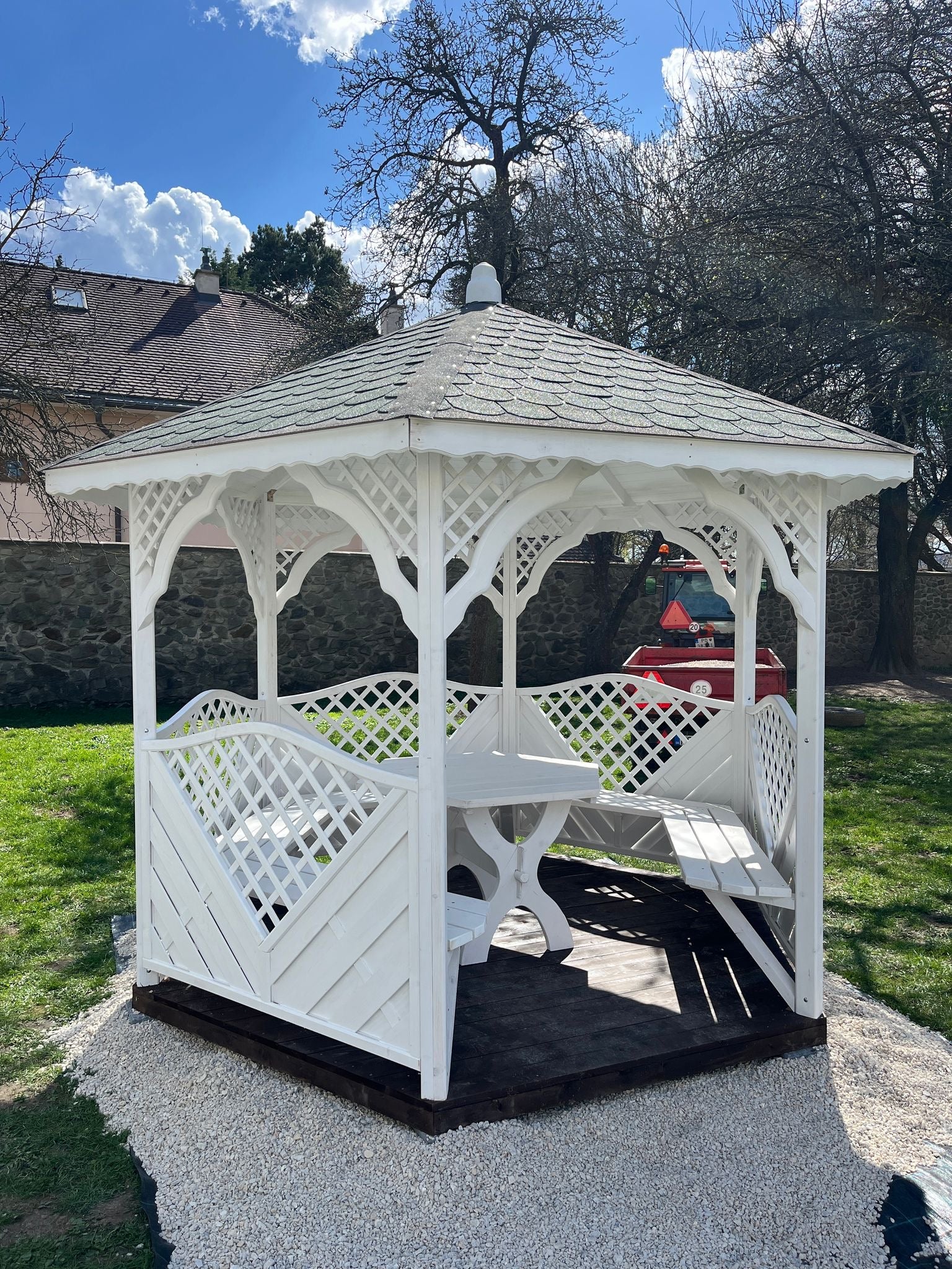 KOMPLETNÝ ZÁHRADNÝ ALTÁNOK