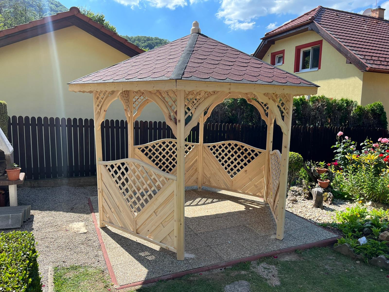 ZÁKLADNÝ ZÁHRADNÝ ALTÁNOK