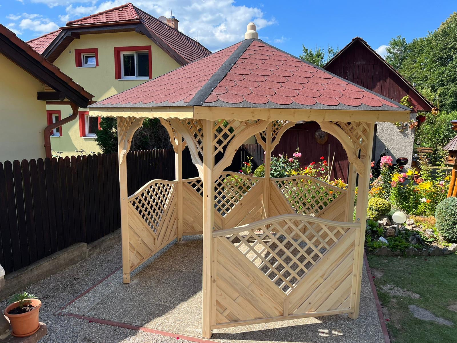 ZÁKLADNÝ ZÁHRADNÝ ALTÁNOK