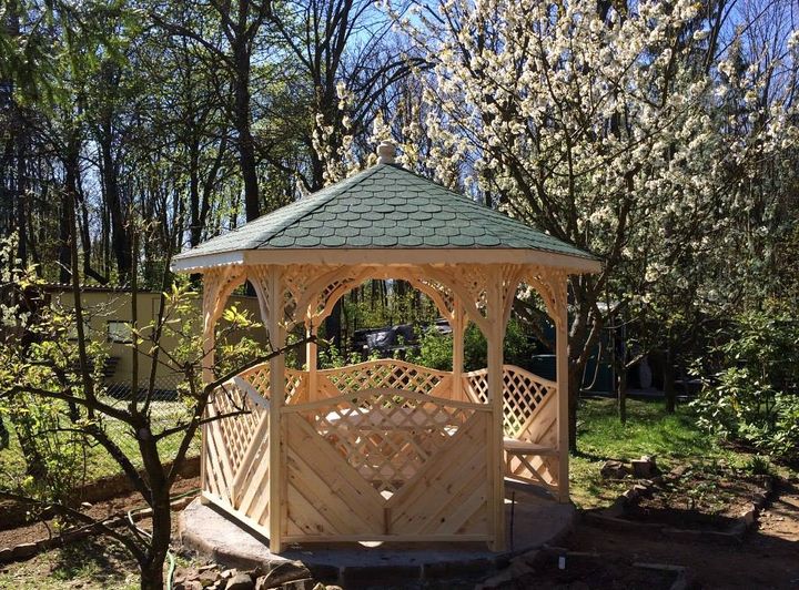 ALTÁNOK S POSEDENÍM, MONTÁŽOU